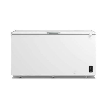 Congelador horizontal blanco, vista frontal, ideal para almacenamiento eficiente.