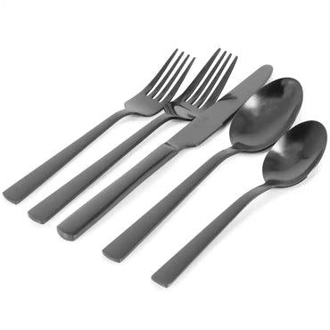 Juego de cubiertos negros, tenedores, cuchillos y cucharas en vista frontal
