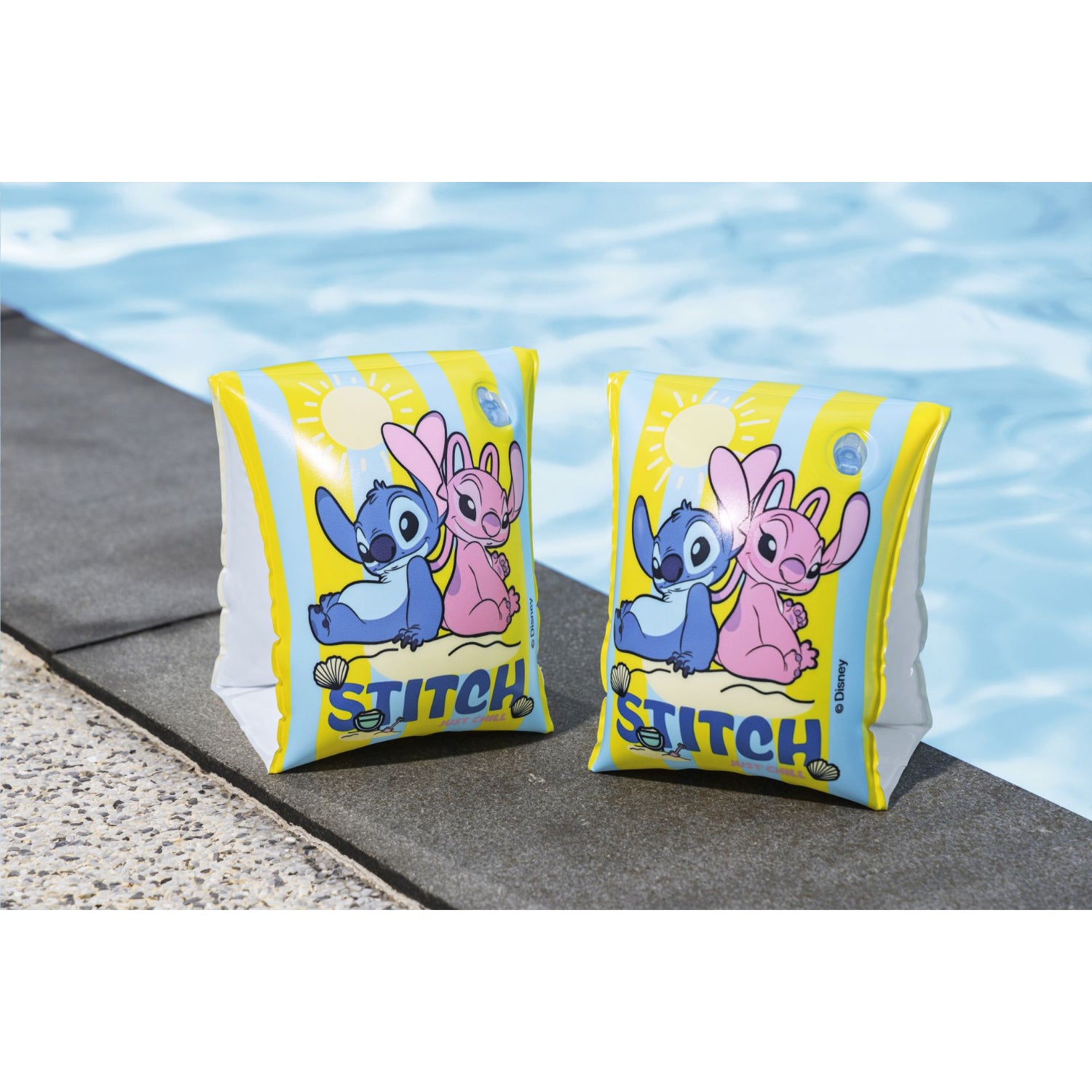 Flotadores Disney Bestway 23x15cm con diseño de Stitch y sus amigos para diversión acuática