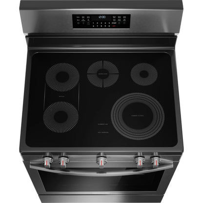 Estufa eléctrica con freidora de aire Frigidaire en color negro con quemadores de vitrocerámica y controles digitales