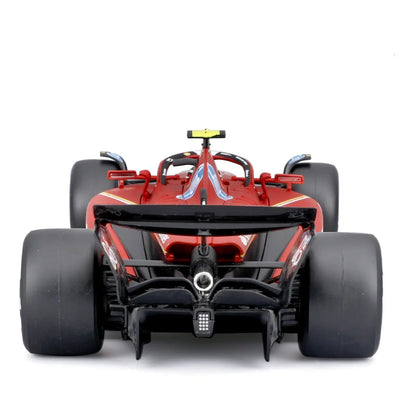 Carro MAISTO rojo modelo de Fórmula 1, vista frontal, detalles realistas