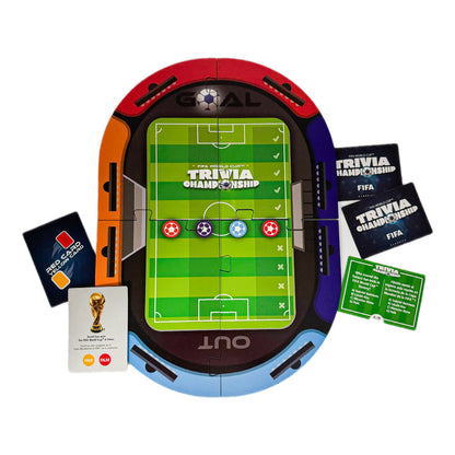 juego de mesa de fútbol vista superior con cartas de trivia y campo de juego