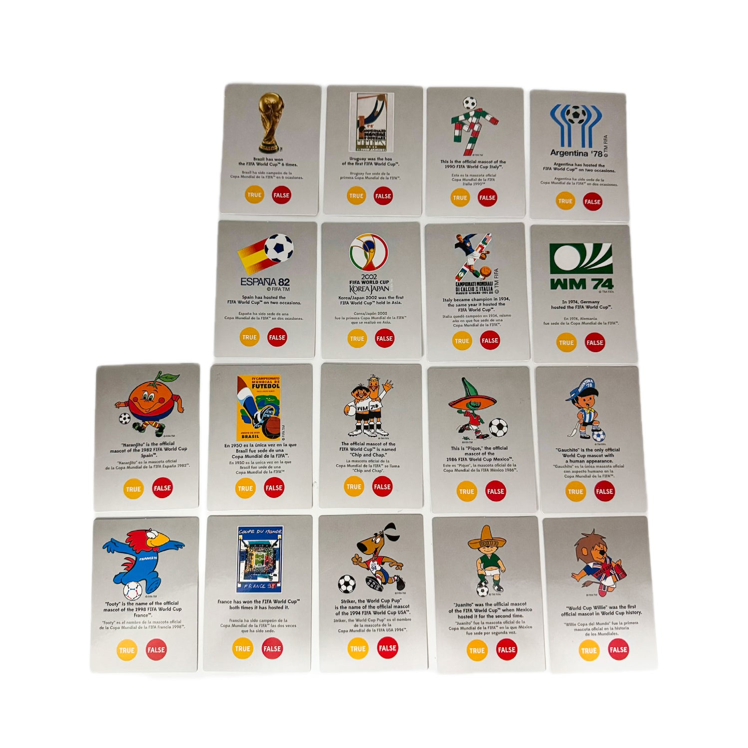 Juego de mesa con cartas ilustradas de fútbol y personajes deportivos, vista frontal