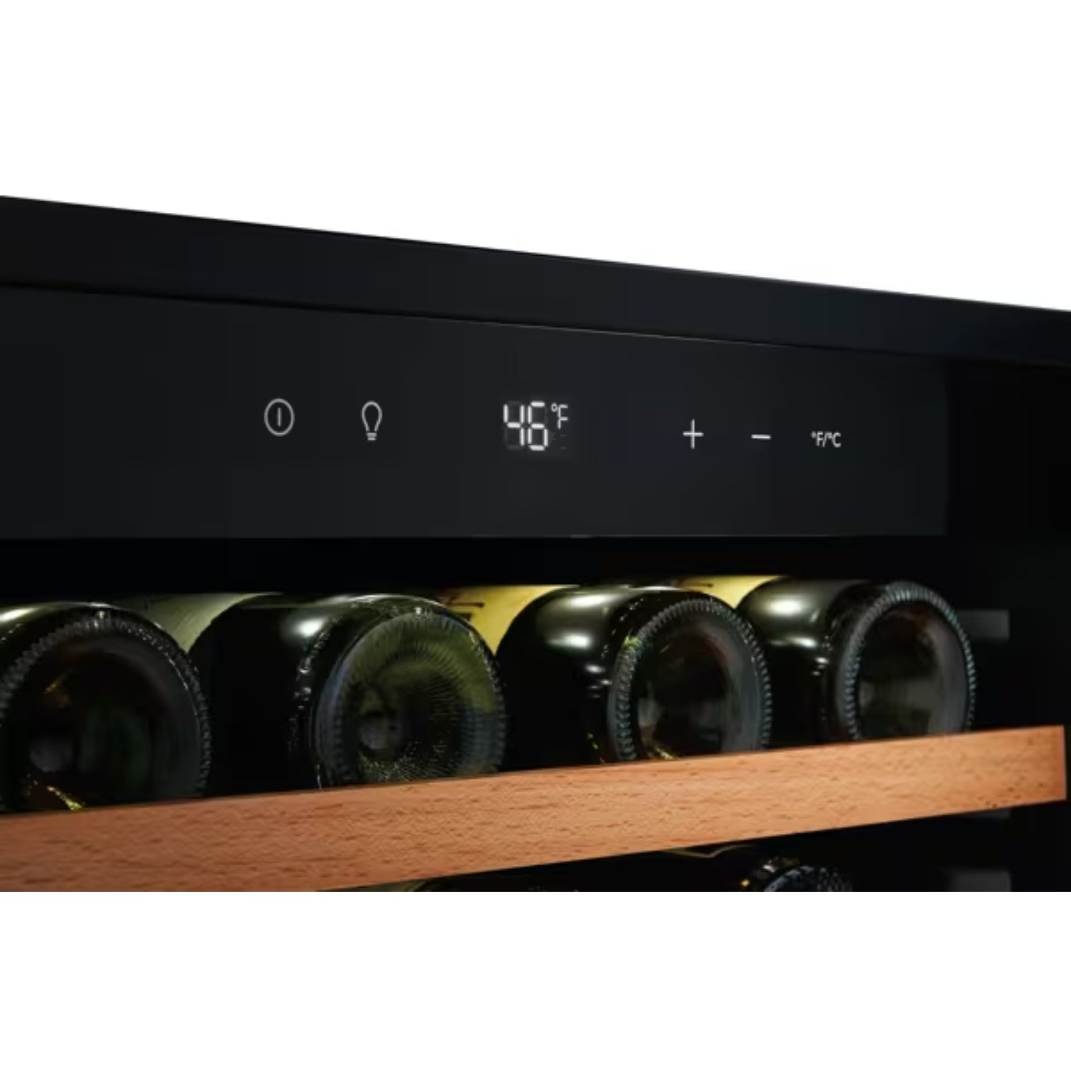 Cava de vino Frigidaire con temperatura en pantalla, vista frontal