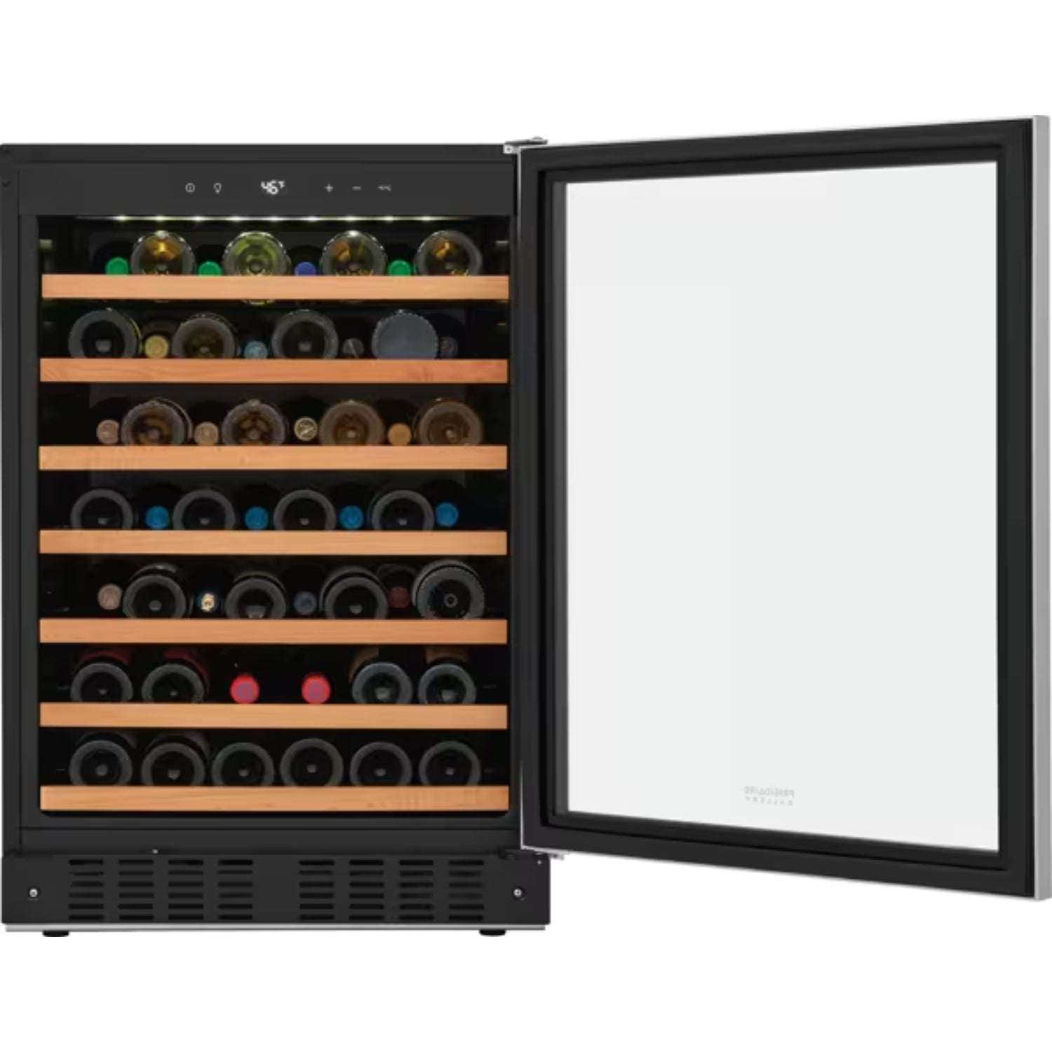 nevera para cava negra con estantes de madera, vista frontal abierta