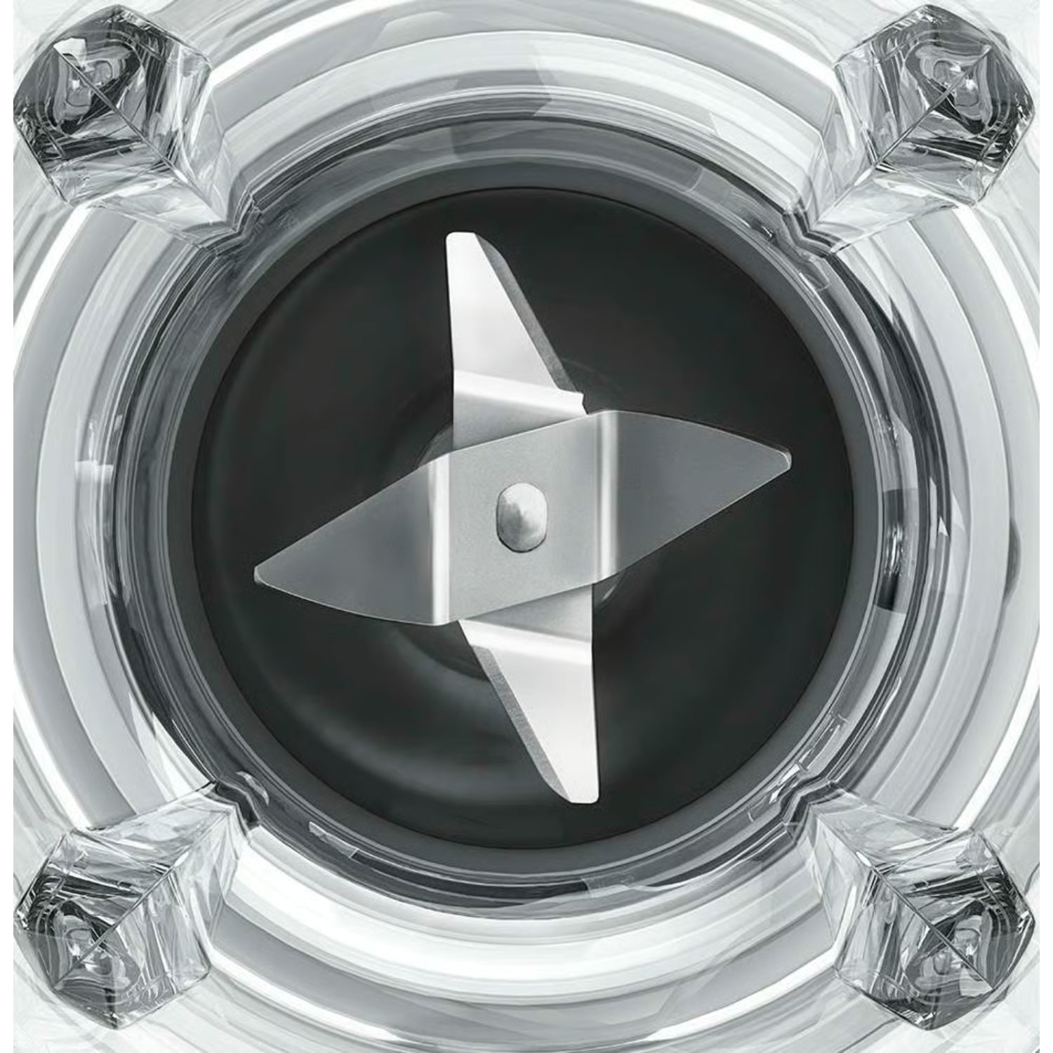 Licuadora negra 1.5 litros Frigidaire, vista del recipiente con cuchillas de acero inoxidable.