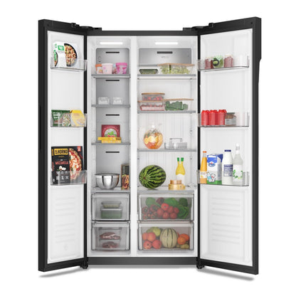 Refrigeradora side by side inverter Frigidaire con organización interna y compartimentos para alimentos frescos