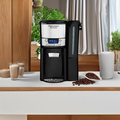 Máquina de café Hamilton Beach estación de café 12 tazas con diseño moderno y pantalla digital