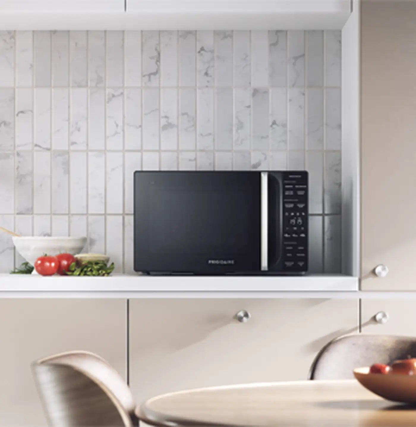 Microondas Digital Frigidaire 0.9' Negro – 900W con Función Grill