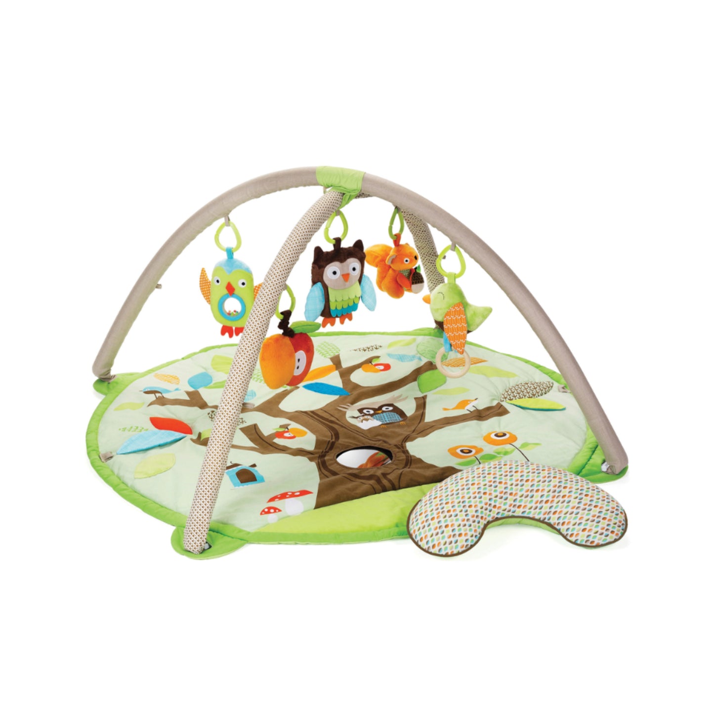 Alfombra de juego verde con arco y juguetes colgantes para bebés