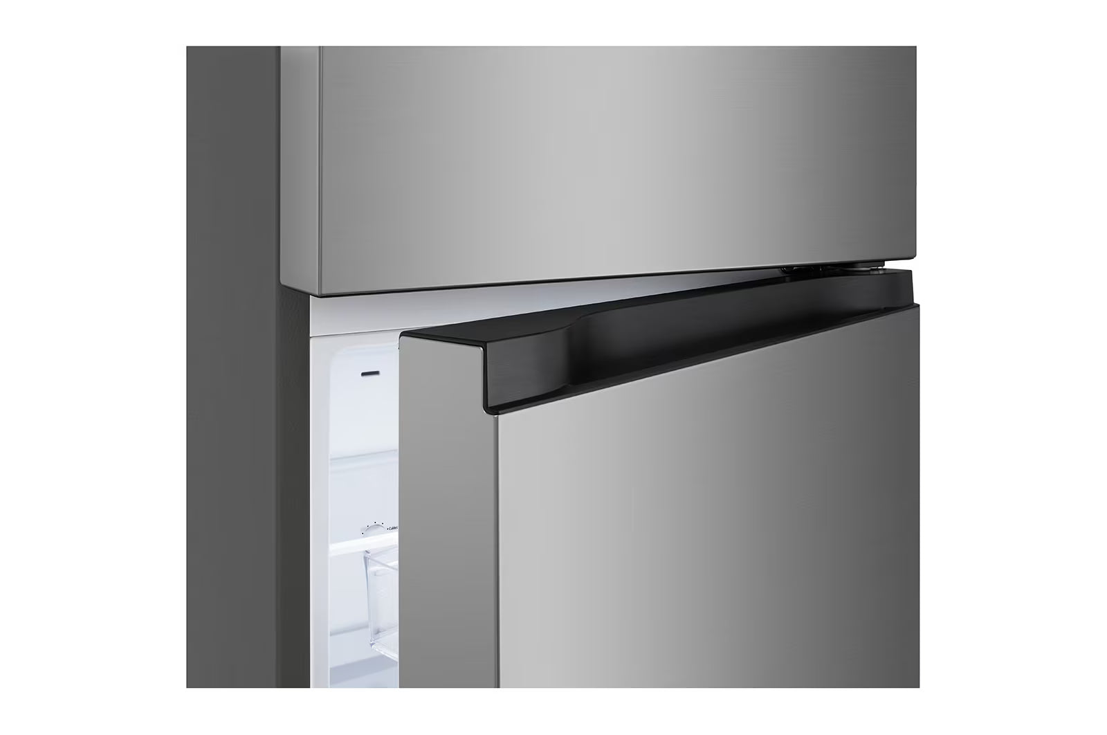 Puerta de refrigeradora LG 7 pies top mount en acabado metálico con diseño moderno