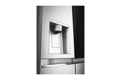 Refrigeradora LG InstaView puerta a puerta con dispensador de agua en el frente para mayor comodidad