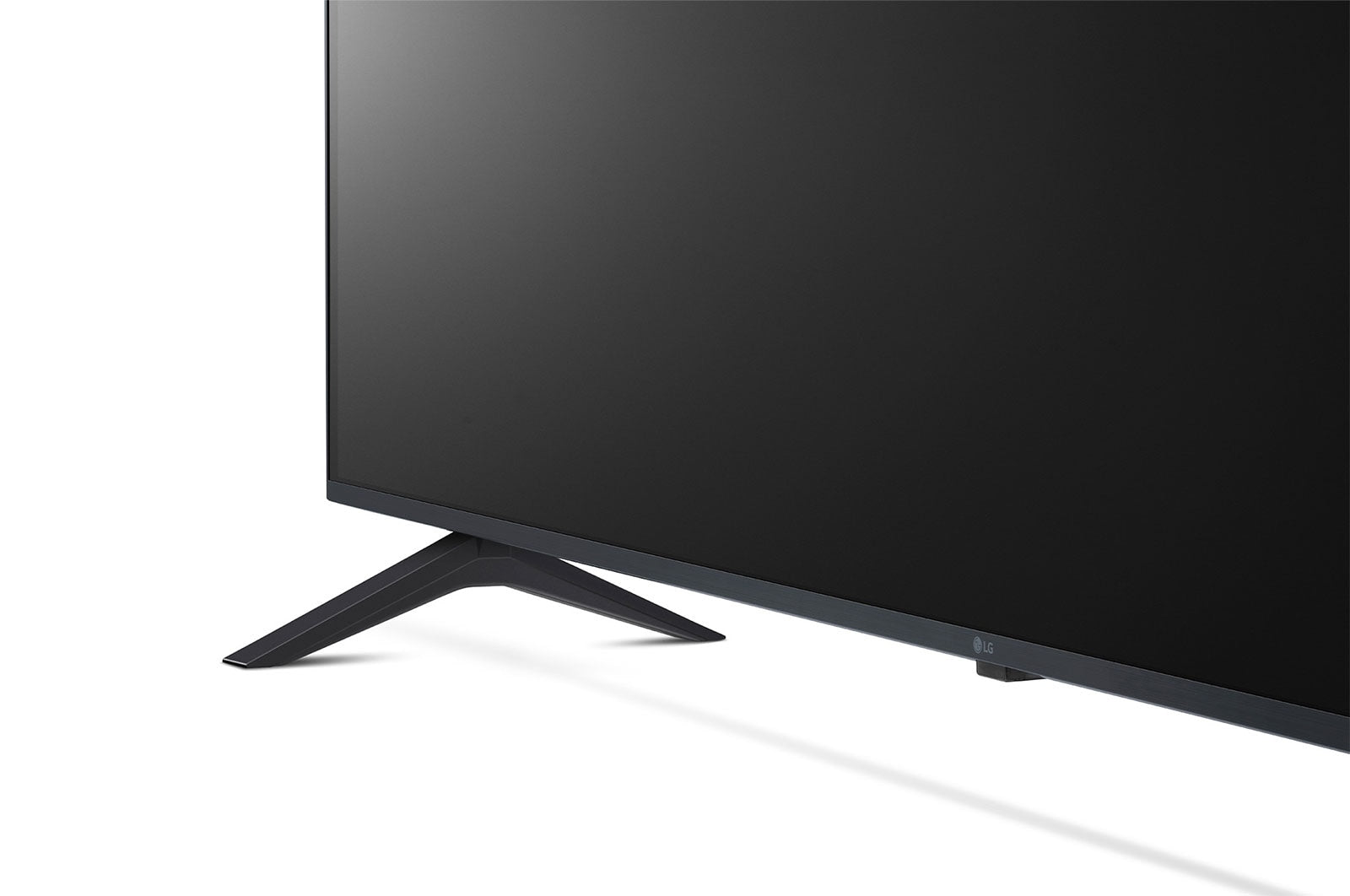 televisor LG 50 pulgadas 4K con pantalla negra bisel delgado y peana en forma de V para colocacion sobre mueble