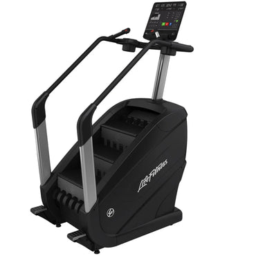 Máquina de escaleras negra frontal, gimnasio con pantalla de control