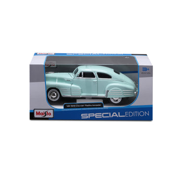 Carro Maisto 1946 Chevrolet Plástica Americana, vista frontal en caja, edición especial