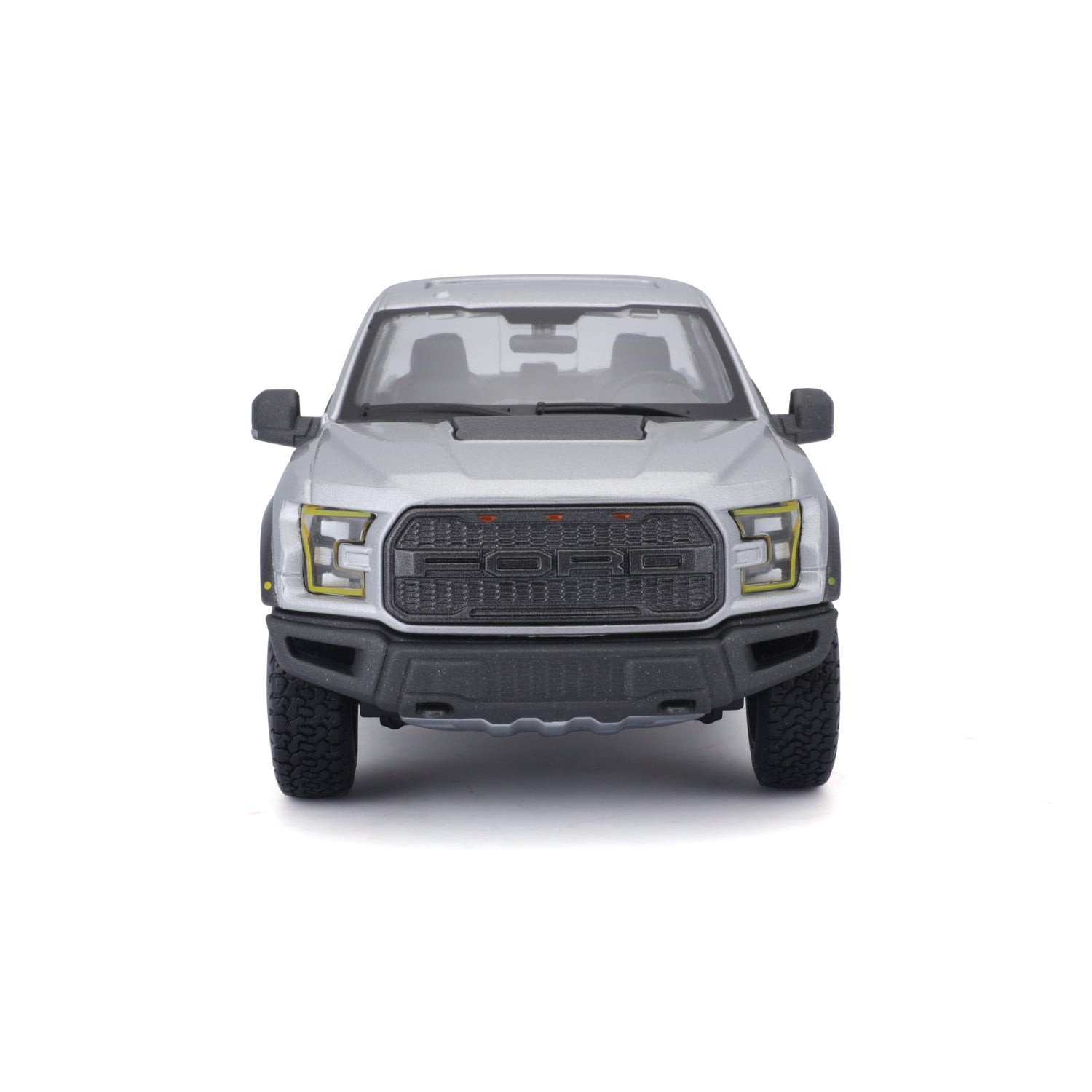 Carro gris Maisto modelo LL030801, vista frontal, detalle realista