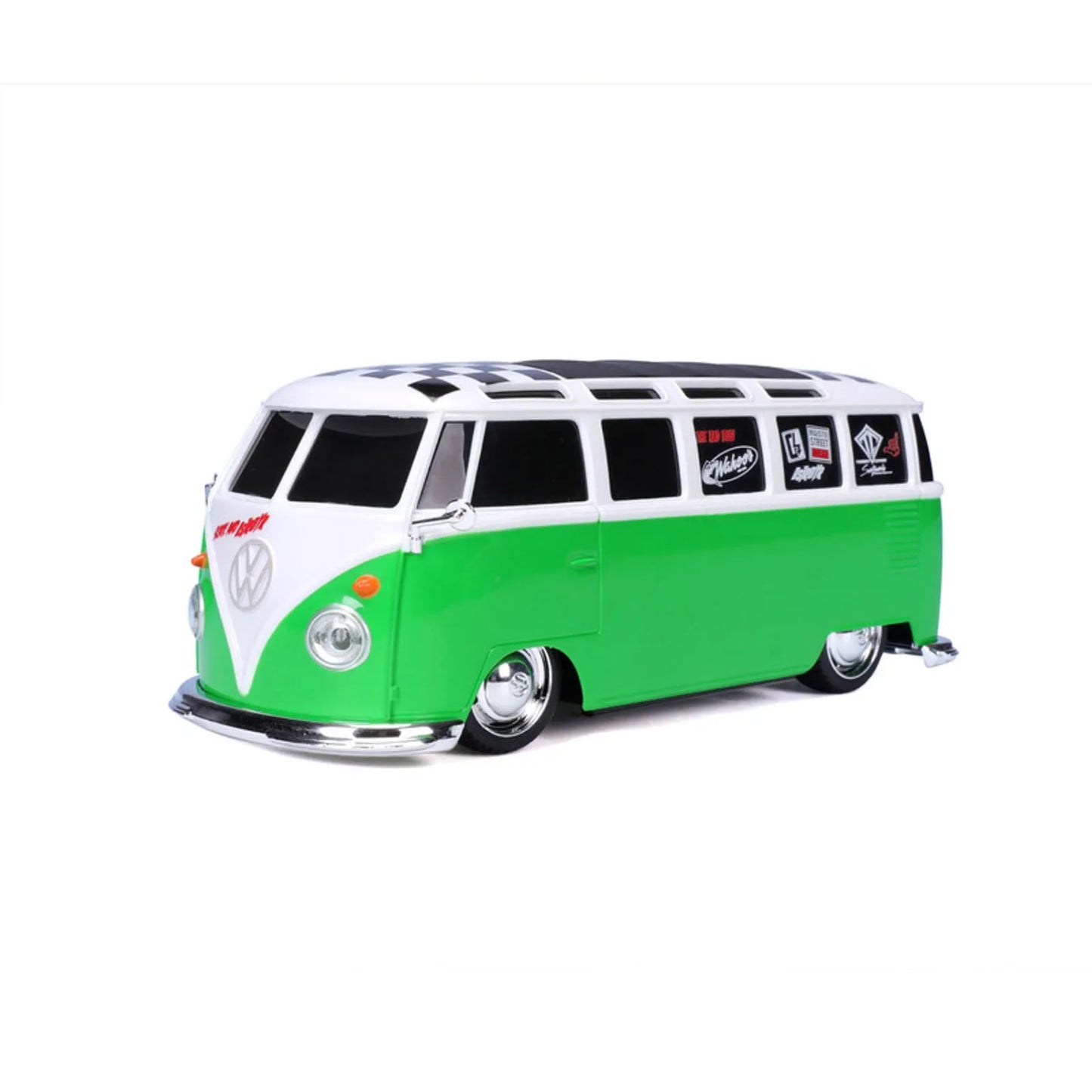 Carro Volkswagen Kombi verde y blanco, vista lateral, con detalles y decoración