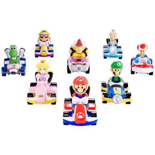 Figuras de Mario Kart en diferentes colores y personajes, vista frontal