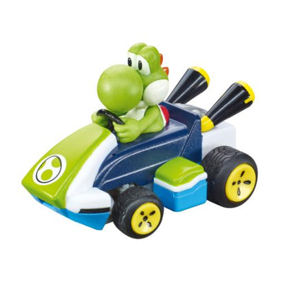 Juguete de auto de carreras Yoshi en verde, vista frontal con detalles coloridos