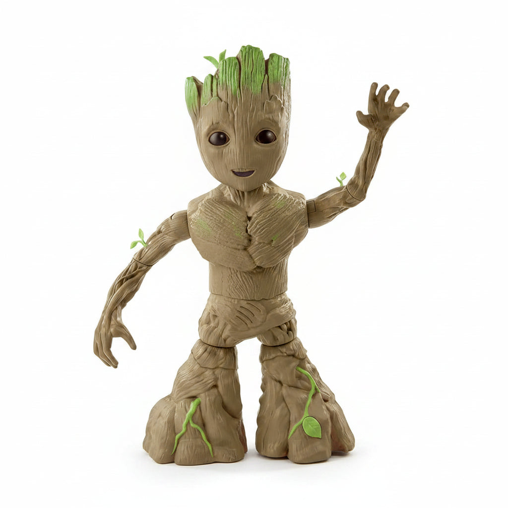 Figura Groot de Hasbro en color marrón con hojas verdes, vista frontal y divertida pose