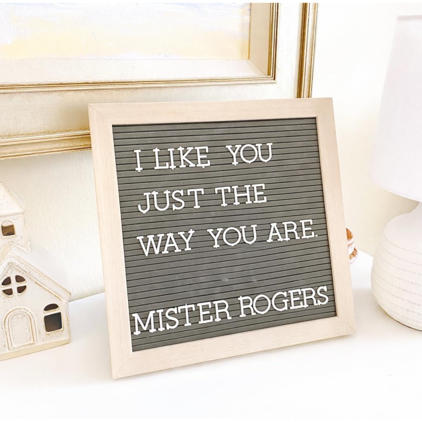 Cartel decorativo con texto de Mister Rogers, marco claro, estilo acogedor
