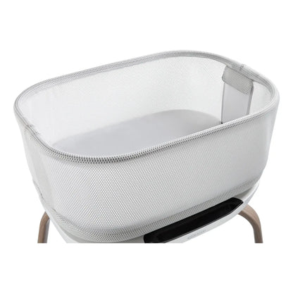 moisés blanco con malla, vista lateral, ideal para bebés