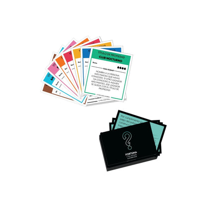 Juego de cartas Club Nocturno de HASBRO en color variado, vista superior