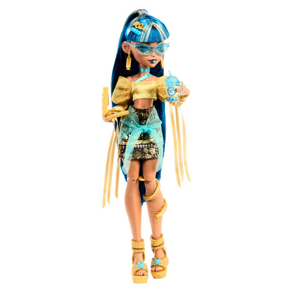 Muñeca Monster High de Cleo de Nile con atuendo dorado y accesorios brillantes