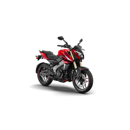 Motocicleta Bajaj roja lateral, vista dinámica en carretera