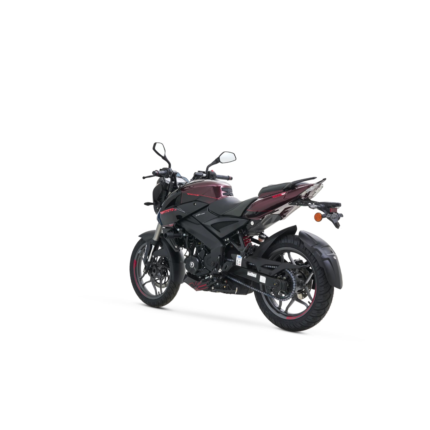 Motocicleta Pulsar negra, vista trasera, fondo blanco