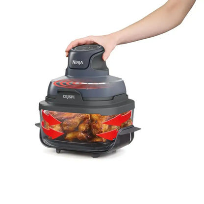 Freidora de aire Ninja modelo LL010207 vista lateral con pollo dorado