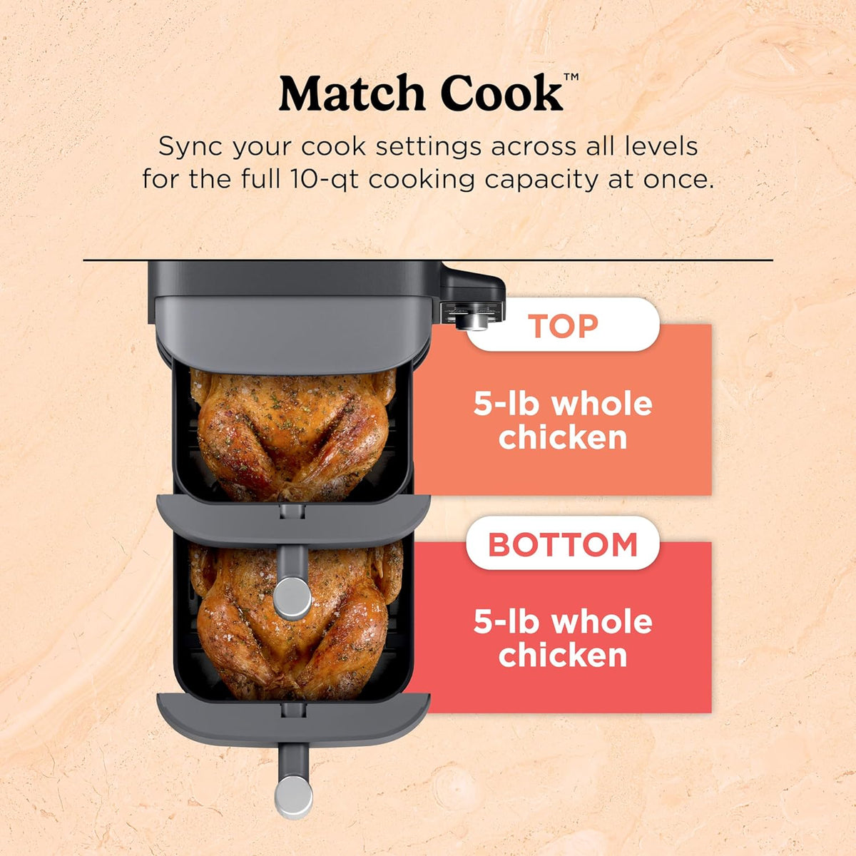 Interior de la freidora de aire Ninja DoubleStack XL 10 litros con pollo asado en ambas bandejas