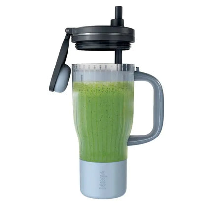 Licuadora Ninja gris frontal, batido verde en vaso