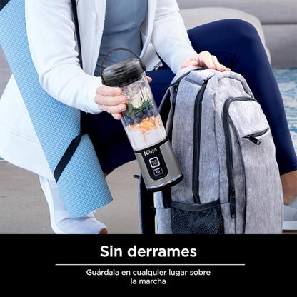 Licuadora personal Ninja Blast Honduras mostrando su diseño compacto y funcional para llevar a cualquier lugar