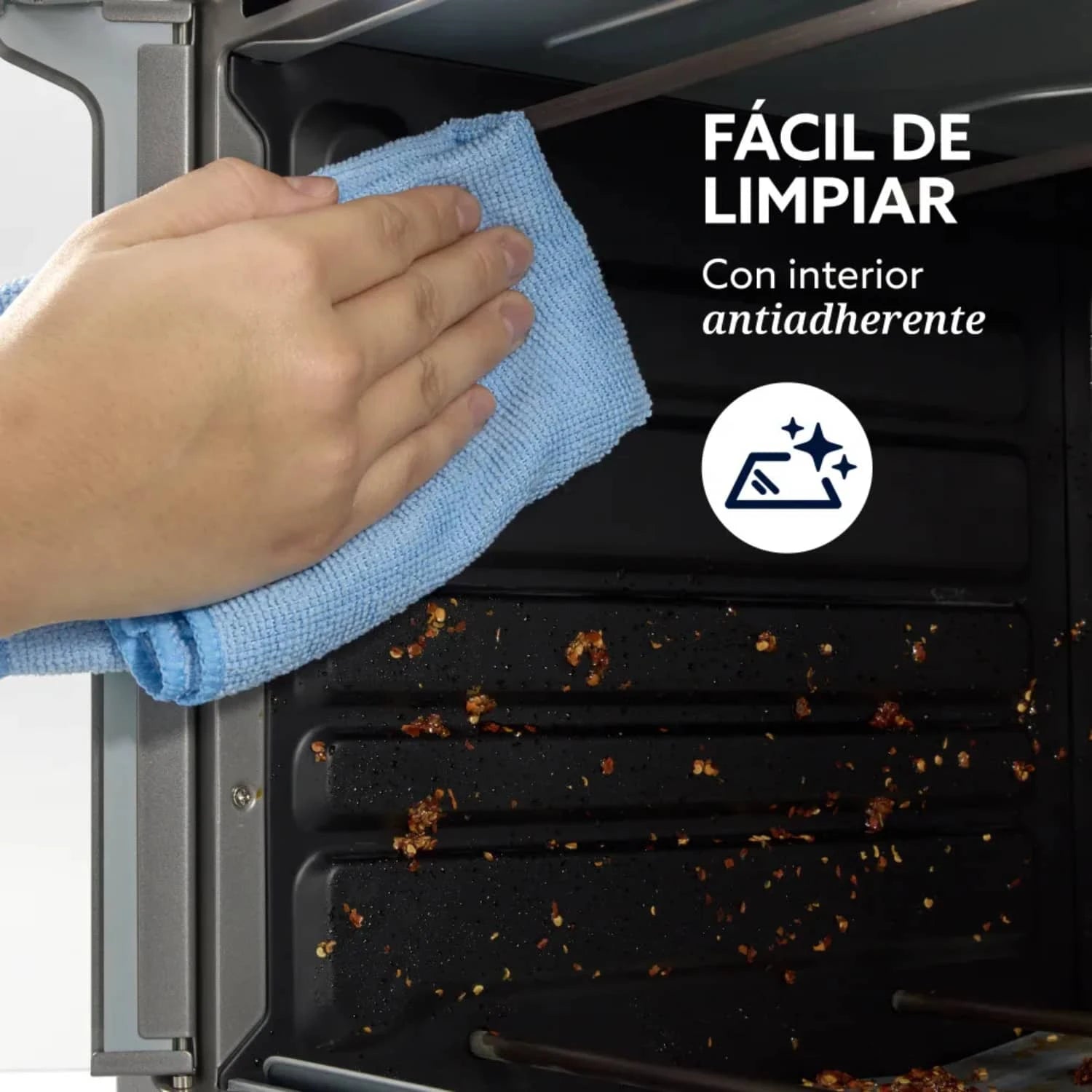 Interior del horno freidora de aire Oster fácil de limpiar con revestimiento antiadherente