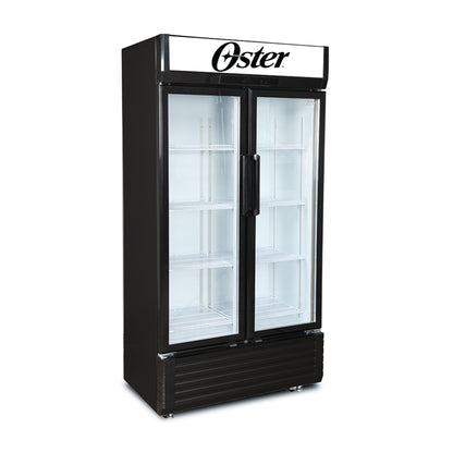 Refrigerador Oster negro de exhibición frontal con puertas dobles y estantes.