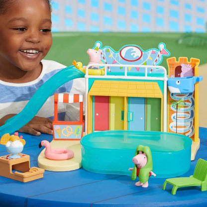 Parque acuático Hasbro colorido con tobogán y personajes de Peppa Pig