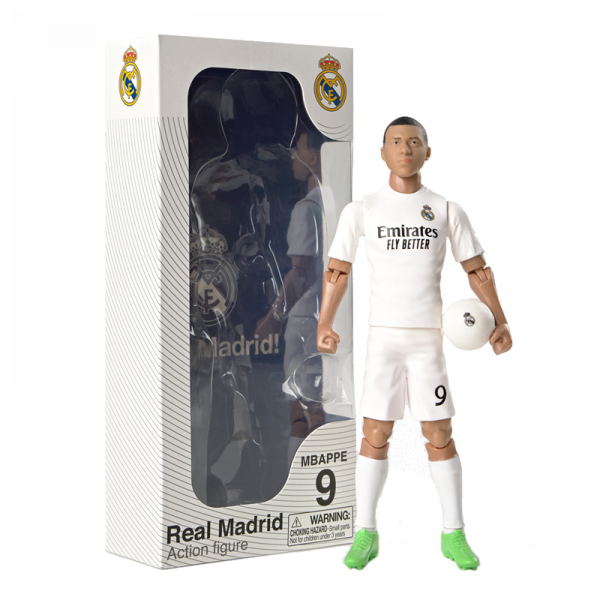 Figura de acción Mbappé del Real Madrid, con uniforme blanco y balón, vista frontal.