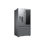 Refrigeradora Samsung gris de dos puertas con dispensador de agua y vista frontal