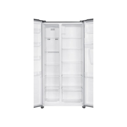 Interior de refrigeradora moderna con dispensador de agua, estantes amplios y diseño funcional