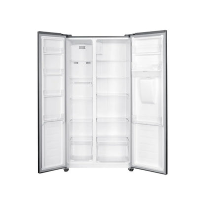 Refrigeradora moderna con dispensador de agua de FRIGIDAIRE, interior espacioso y estantes ajustables.