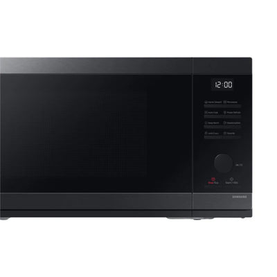 Microondas negro frontal, ideal para cocina moderna