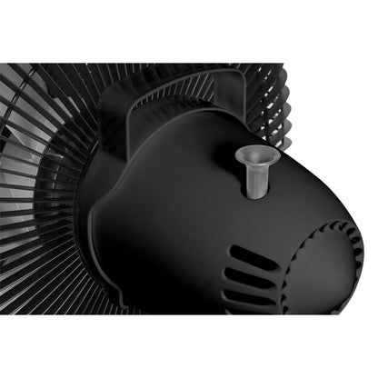 Detalle del motor y rejilla trasera del ventilador pedestal 18 pulgadas marca SAMURAI en color negro