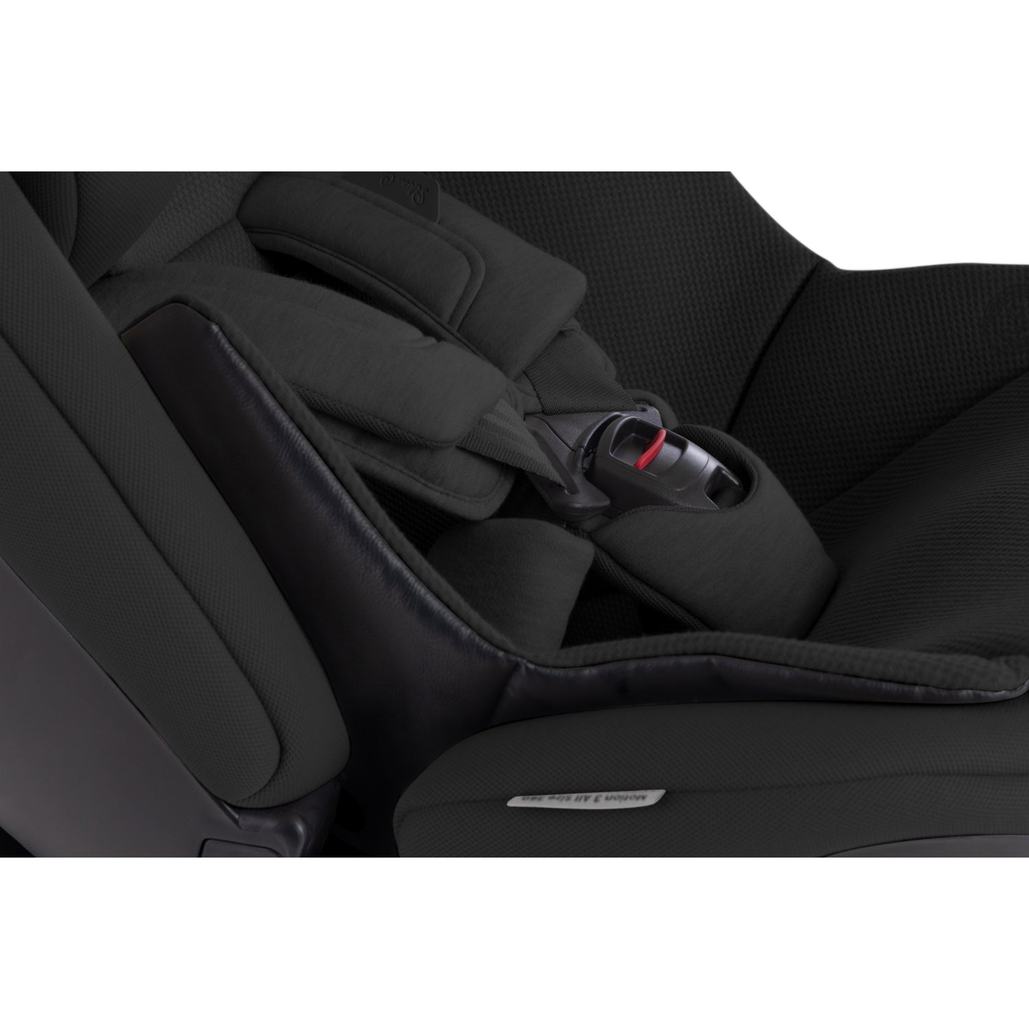Silla de carro negra de SILVER CROSS, vista lateral con detalles de seguridad