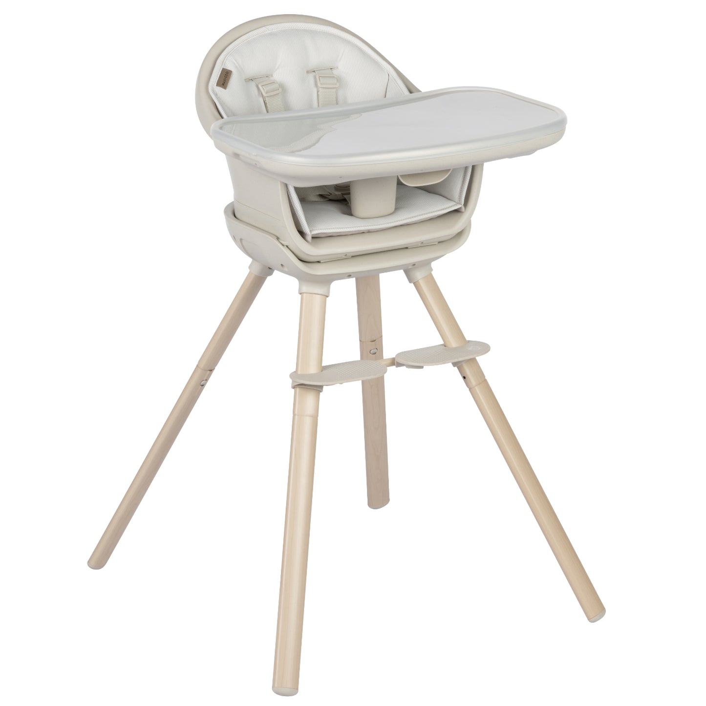 Silla de comer gris claro frontal con patas de madera en ambiente moderno