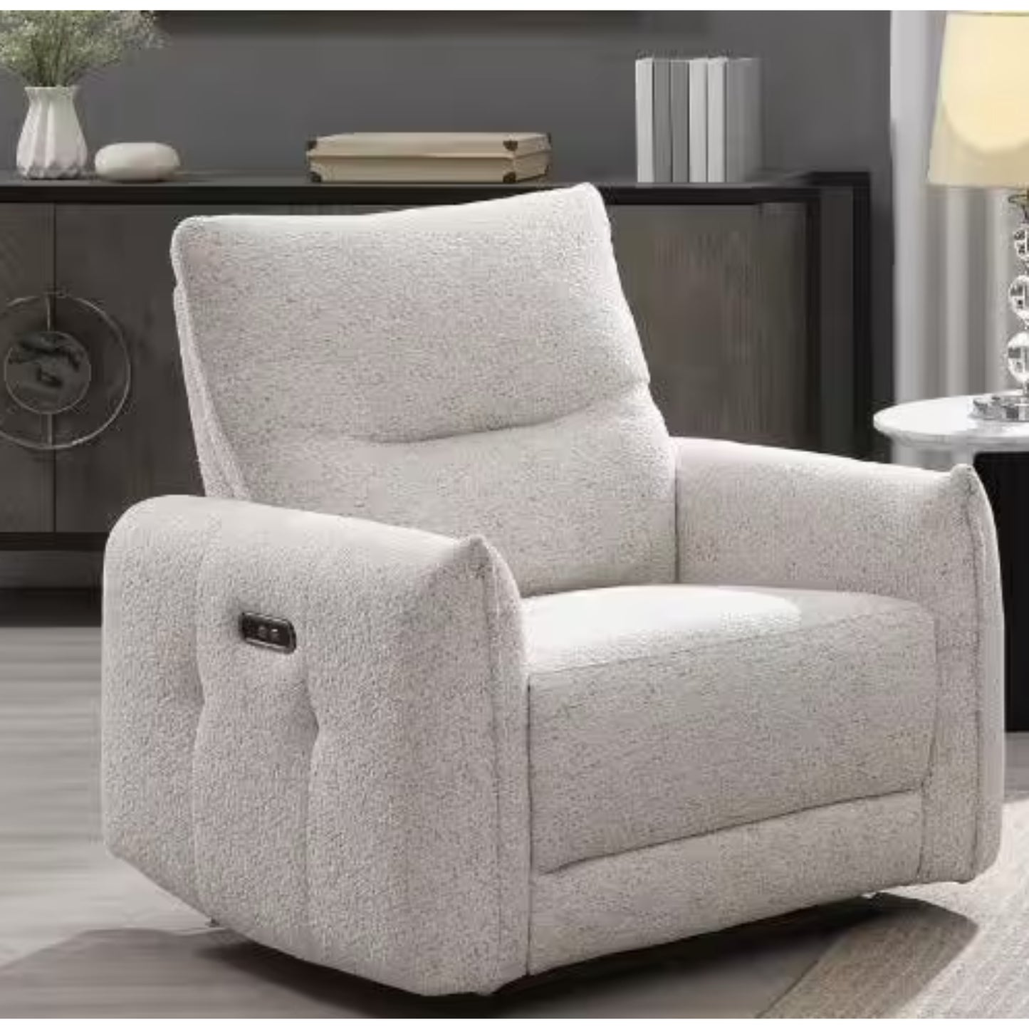 sillon blanco suave, vista lateral en sala de estar