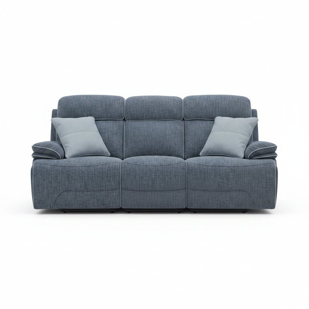 Sillón azul claro frontal con cojines, estilo moderno para sala de estar