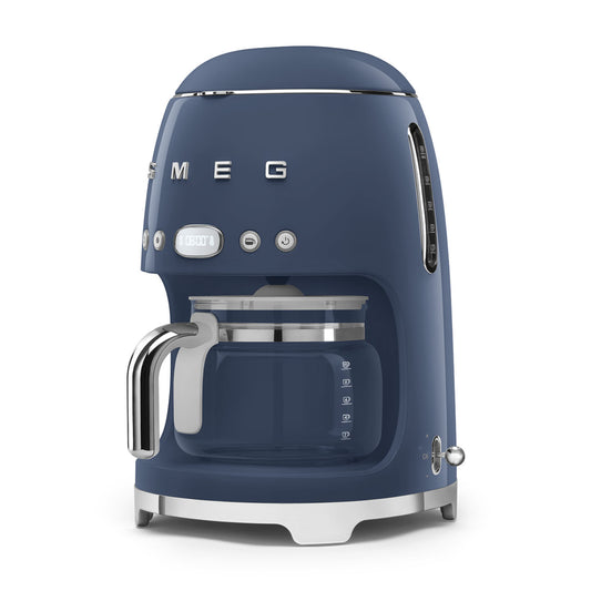 Cafetera azul SMEG lateral, diseño retro, ideal para preparar café