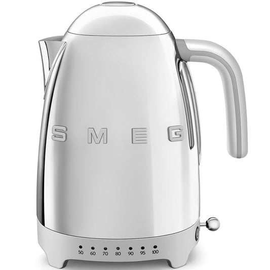 Hervidor SMEG plateado frontal con control de temperatura preciso