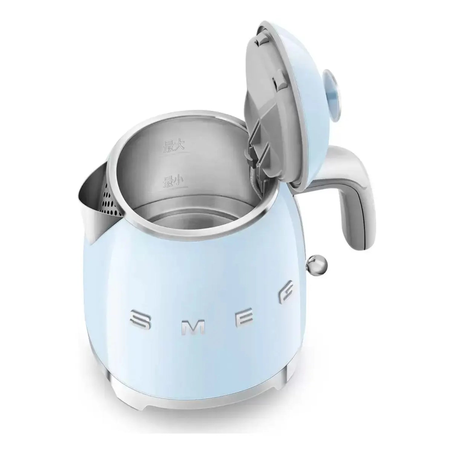 Hervidor SMEG azul claro con tapa abierta y diseño elegante